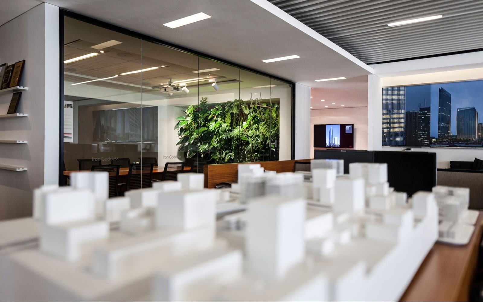 Vertical garden by Mingzhu Nerval at Gensler in Shanghai, 2017