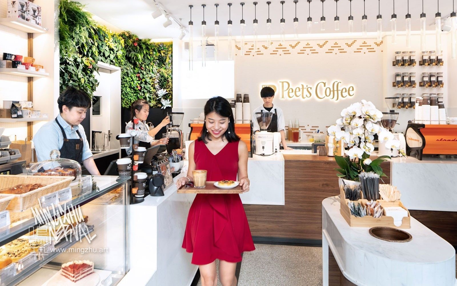 Mingzhu Nerval vertical living wall experts created the best garden design art at Peet's Coffee in Shanghai, 2018