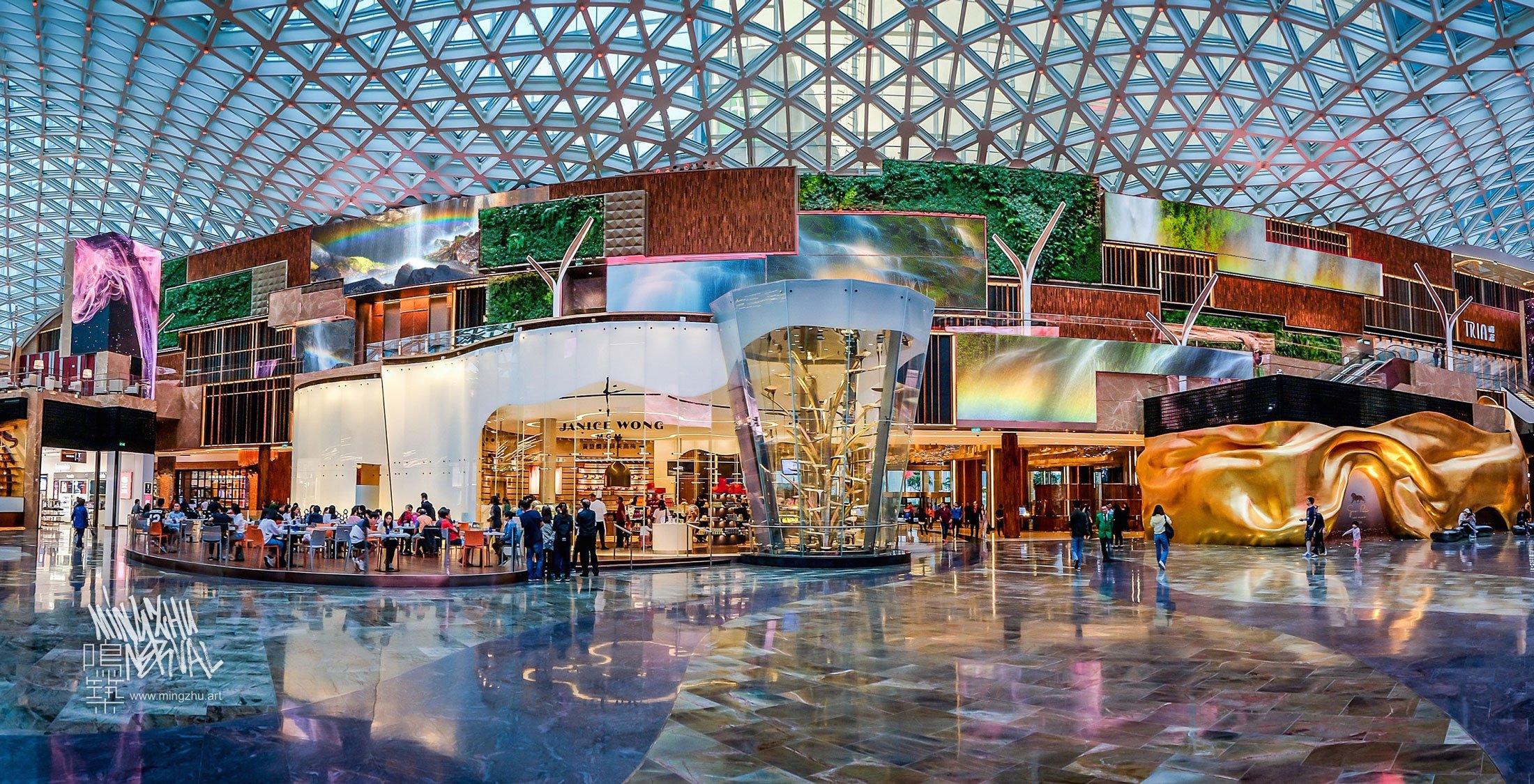 Mingzhu Nerval vertical living wall experts created the best garden design art at the Nature’s Art MGM Cotai in Macao, 2018