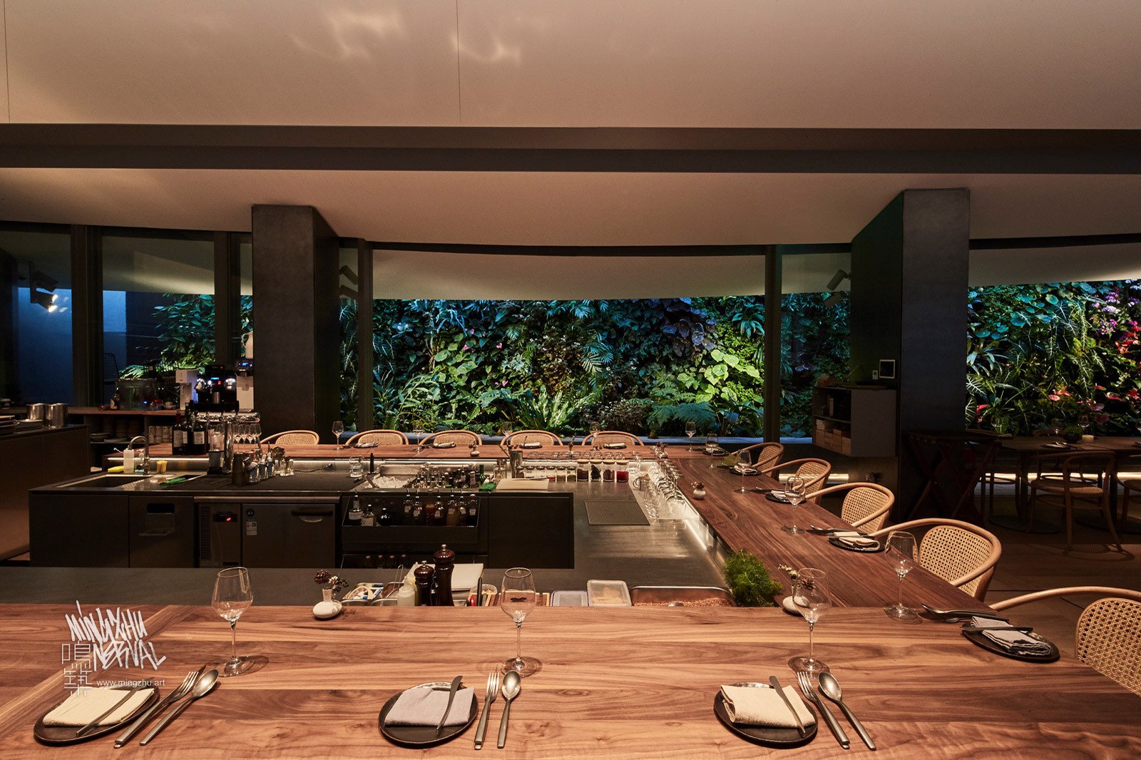 Mingzhu Nerval vertical living wall experts created the best garden design art for the Bloom restaurant in Shanghai, 2018