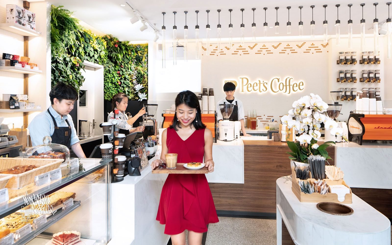 At Mingzhu Nerval, we thrive at creating the most beautiful vertical gardens in the world. For Peet's Coffee, we created a californian living wall design - Shanghai, 2018.