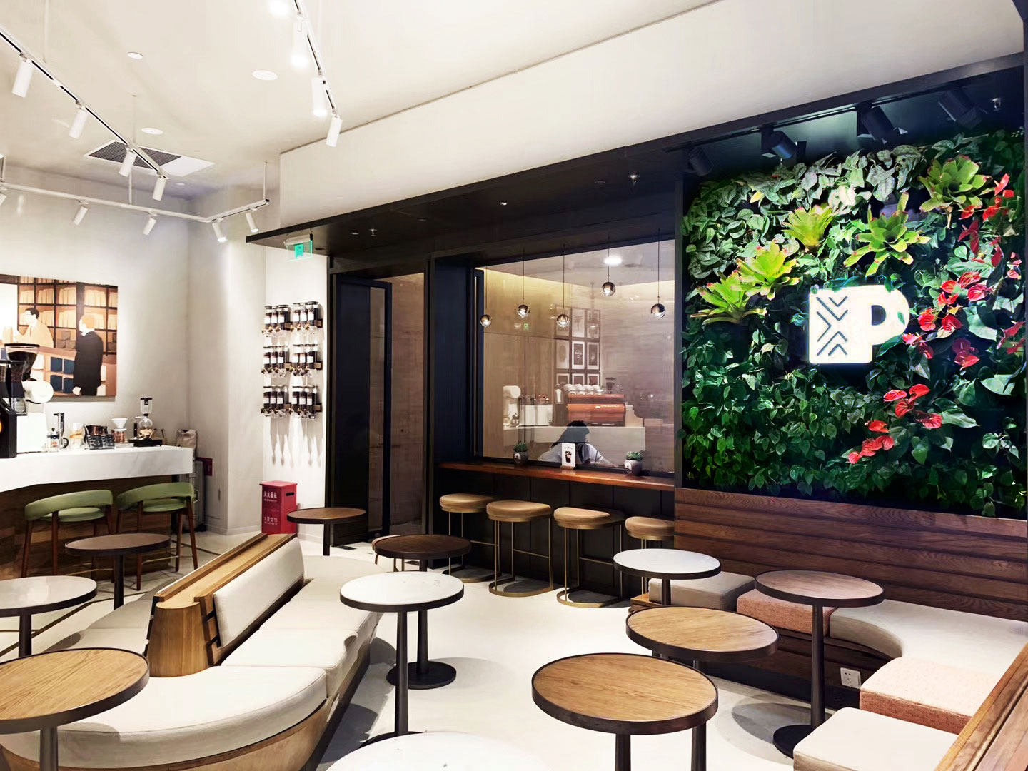 Vertical garden by Mingzhu Nerval at Peet's Coffee in Hangzhou, 2019