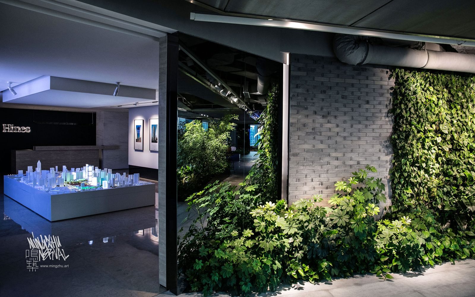 At Mingzhu Nerval, we thrive at creating the most beautiful vertical gardens in the world. For Hines, we created a pleasant living wall design – Shanghai, 2016.