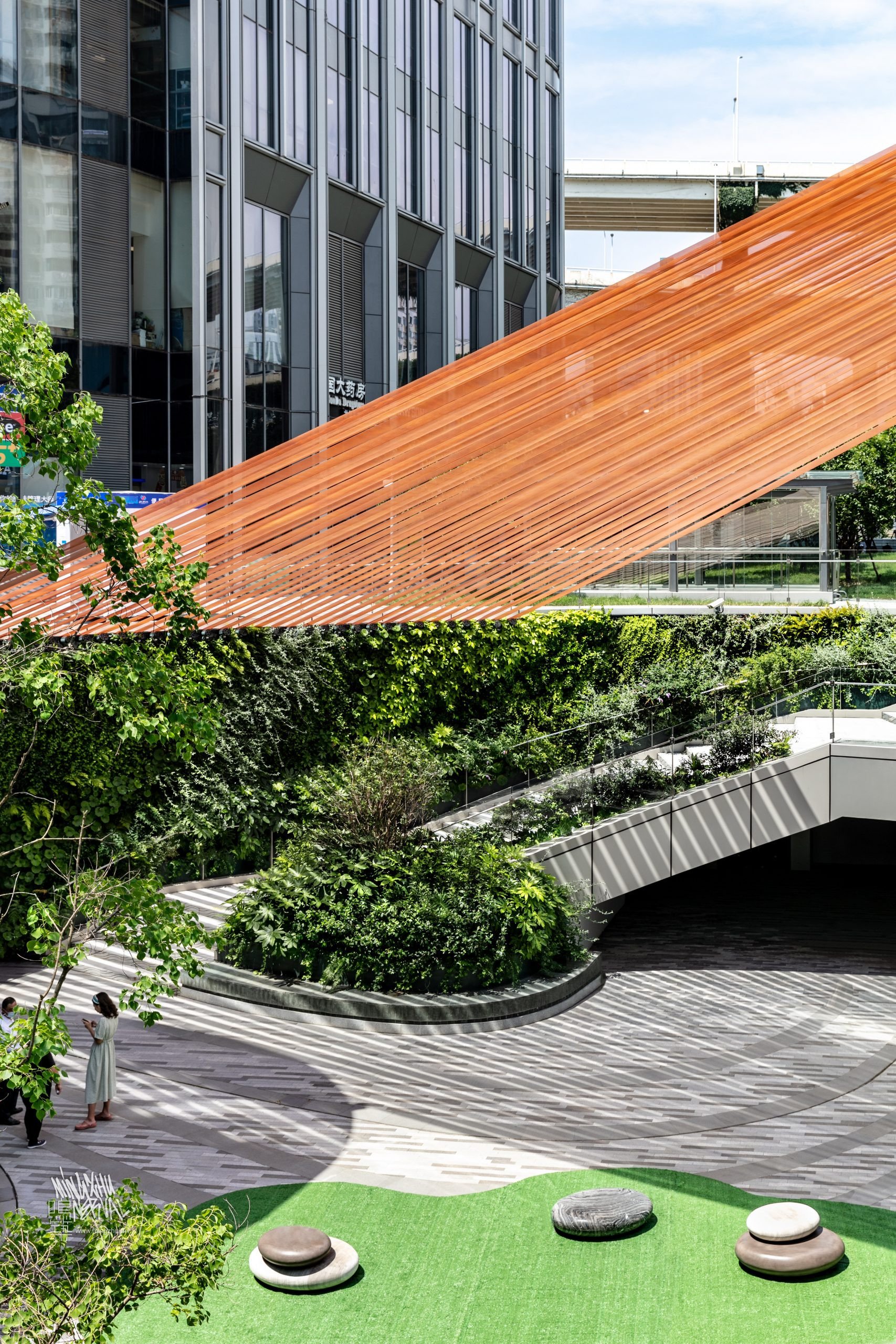 Mingzhu Nerval vertical living wall experts at Brookfield commercial plaza, Shanghai, 2022