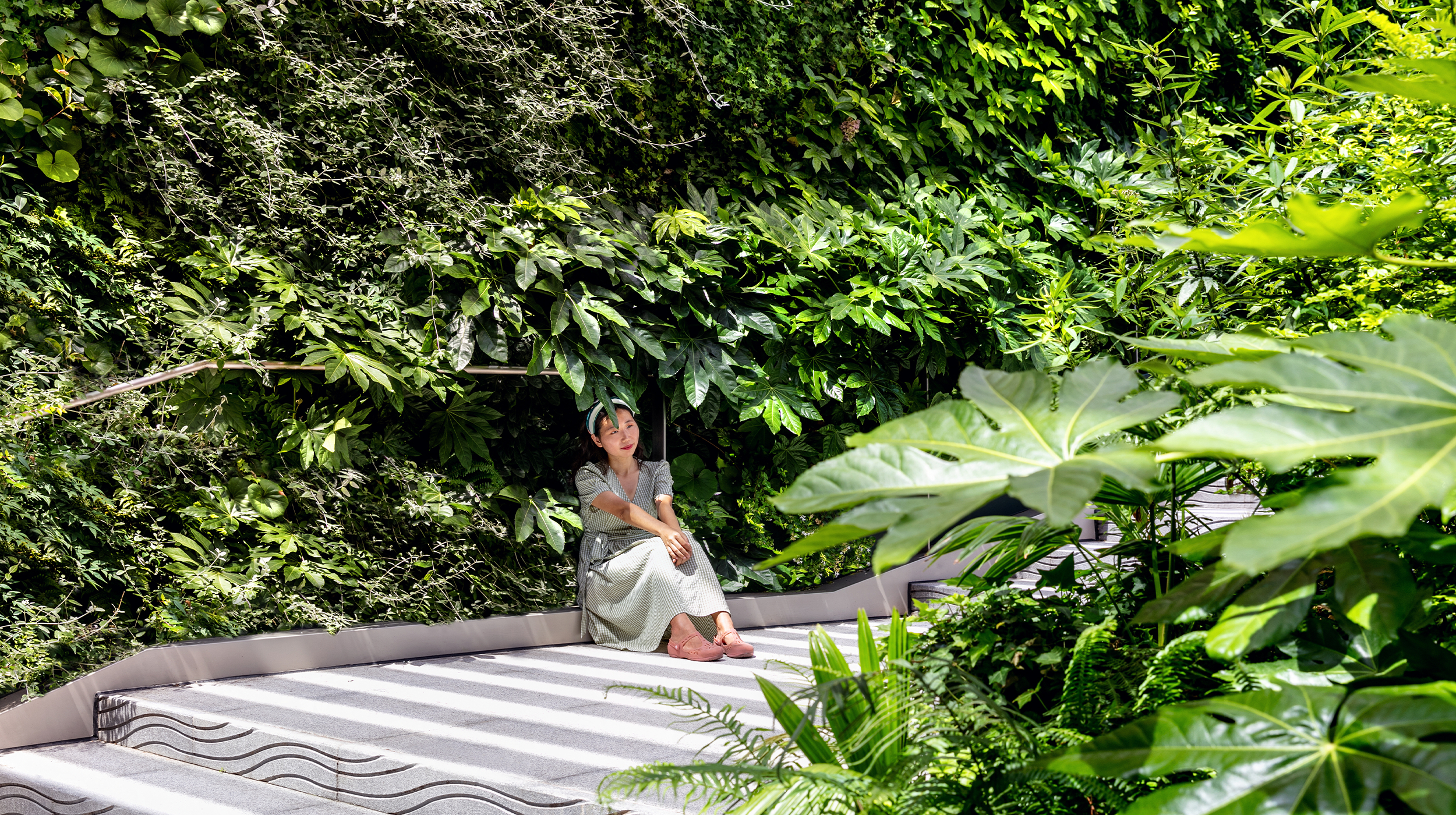 Mingzhu Nerval vertical living wall experts at Brookfield commercial plaza, Shanghai, 2022